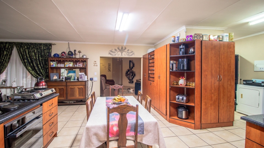 4 Bedroom Property for Sale in Olifantsnek North West